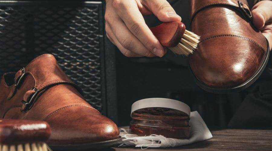 چگونه کفش های چرمی را تمیز کنیم ؟